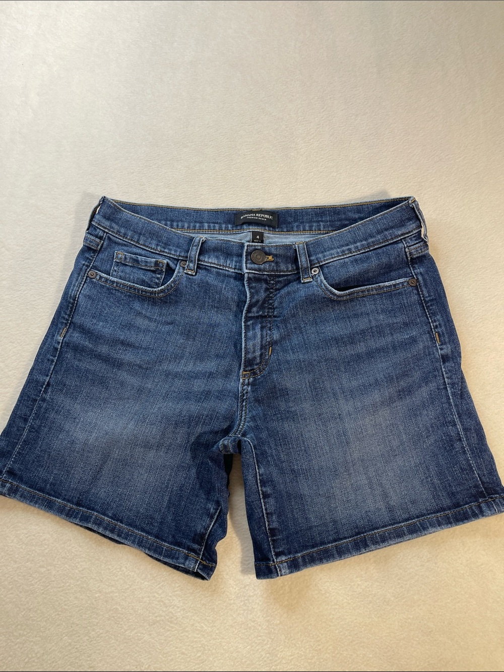 BANANA REPUBLIC WOMENS SIZE 4 Dark Blue Denim HEMMED Shorts